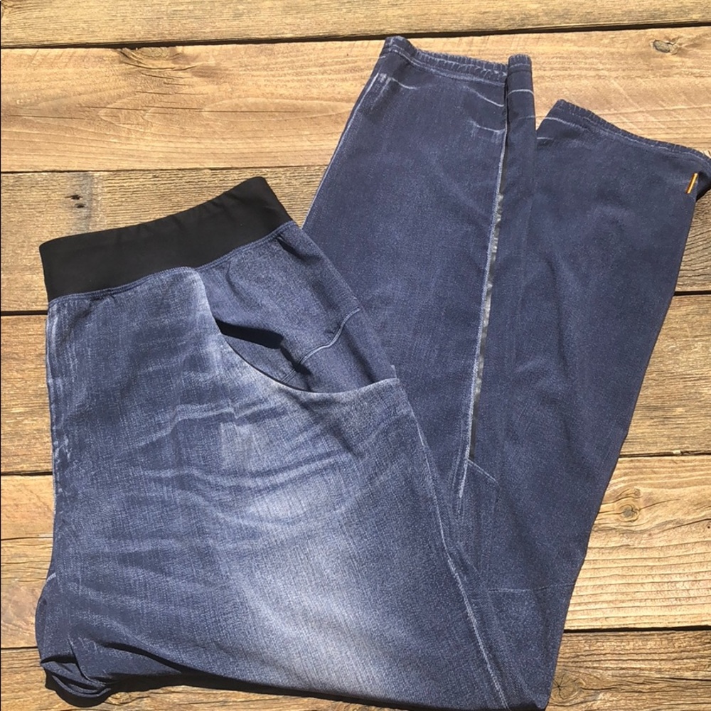 Lucy Size Large Faux Jean Active Pull on Pants